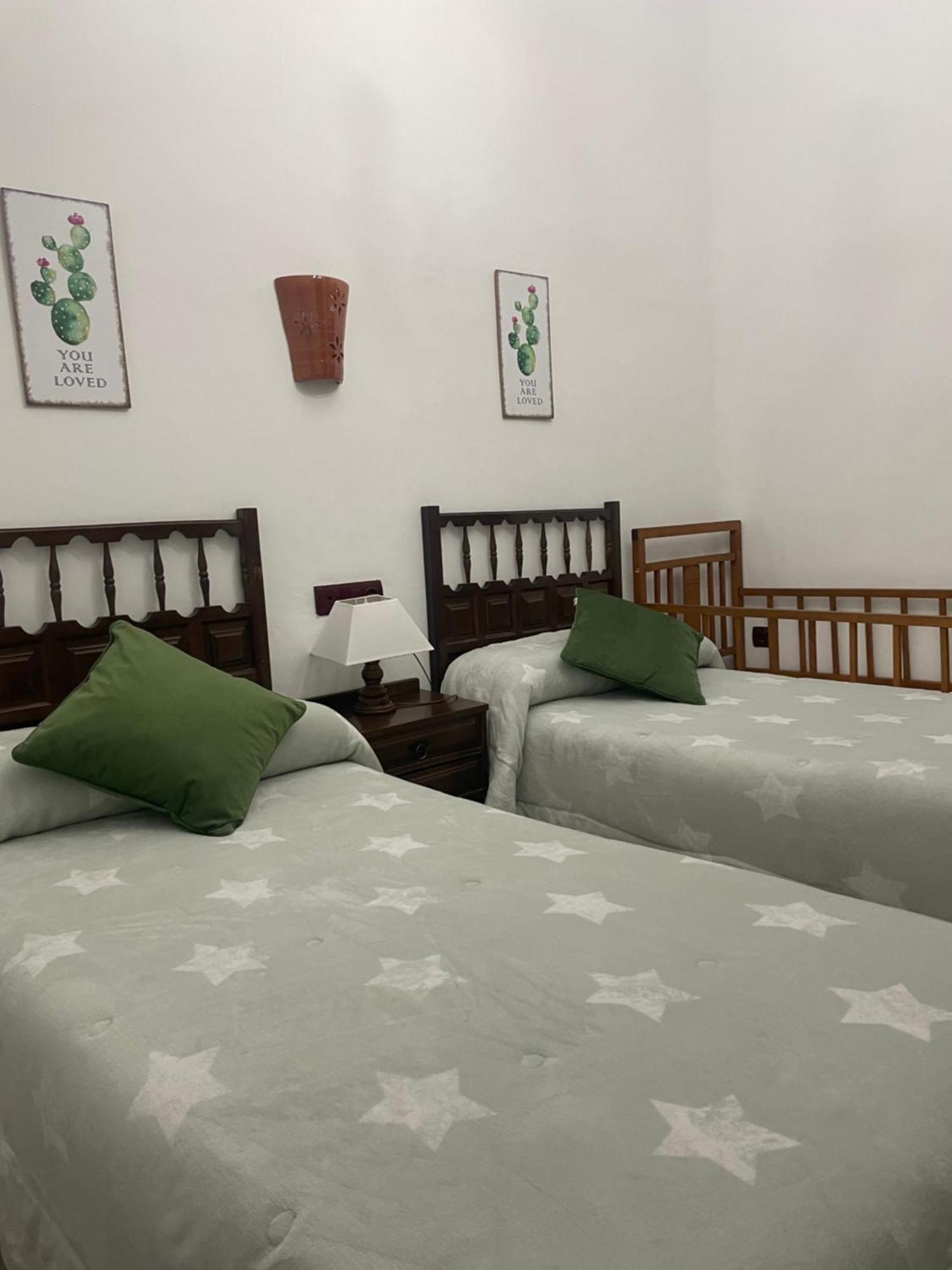 La Magnolia Otel La Puerta de Segura Dış mekan fotoğraf